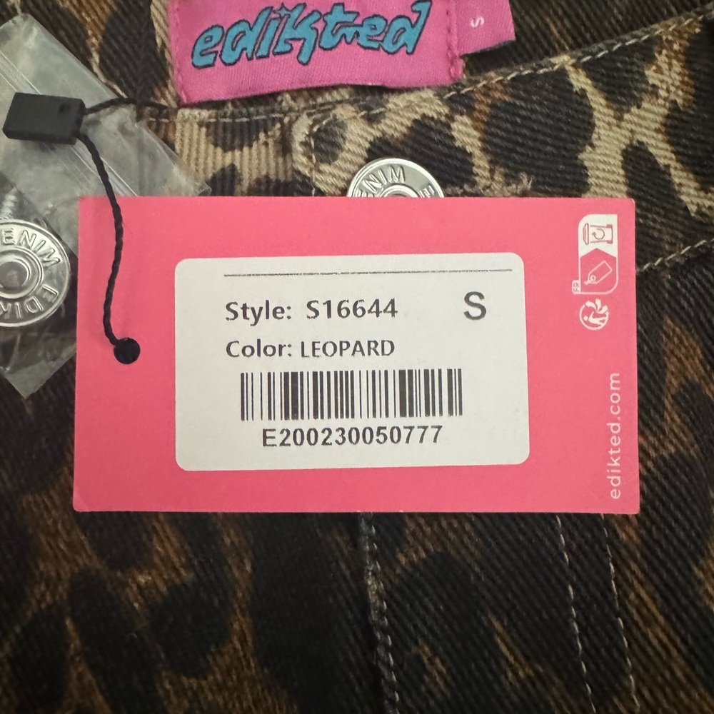 Edikted Leopard Printed Low Rise Jeans - Picture 3 of 5